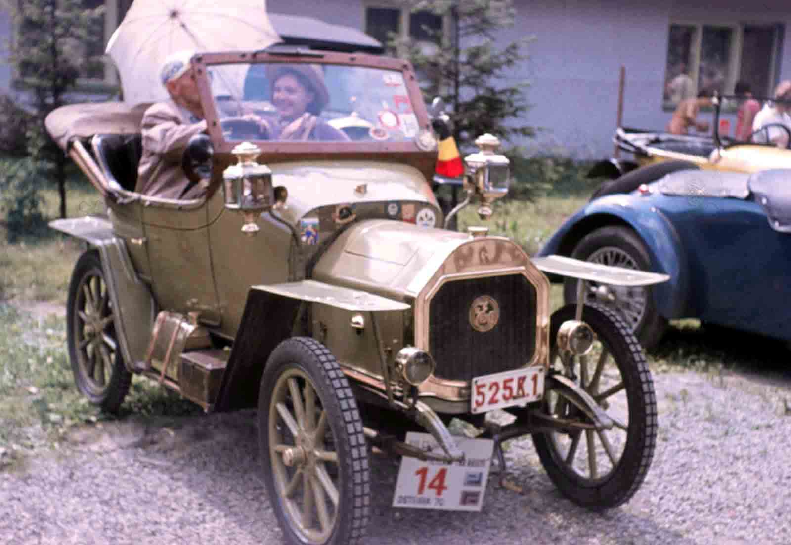 Veteran car rallye OSTRAVA 1970 (11).jpg