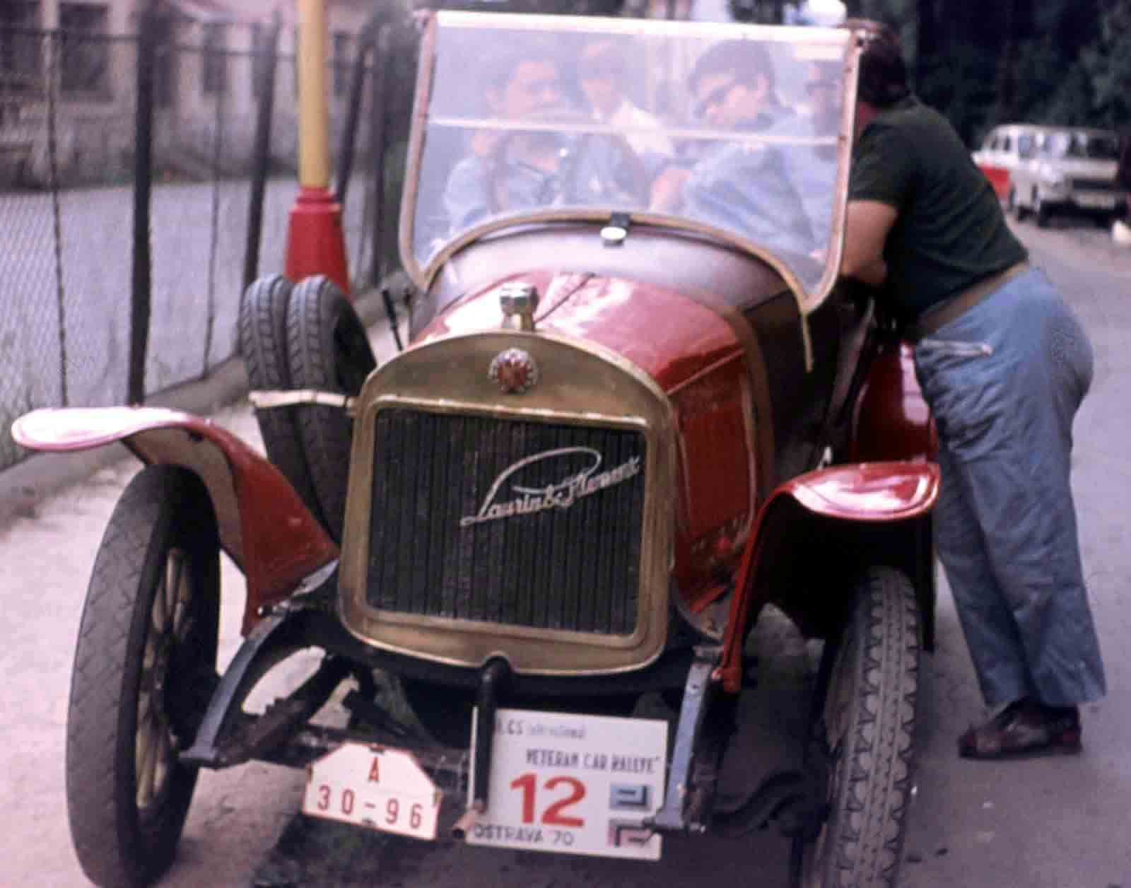 Veteran car rallye OSTRAVA 1970 (22).jpg