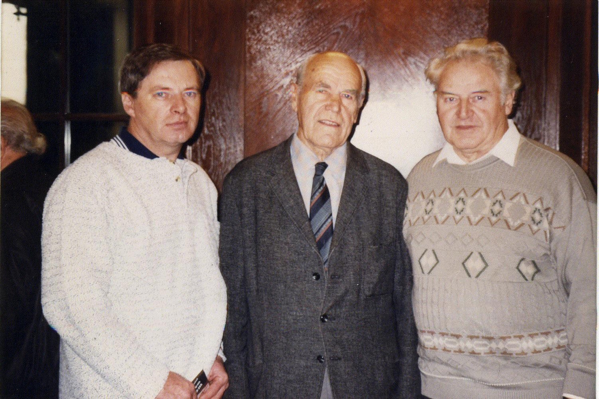 Zleva-Ríša Frištenský, uprostřed p. Šteiner a Zdeněk Fristenský